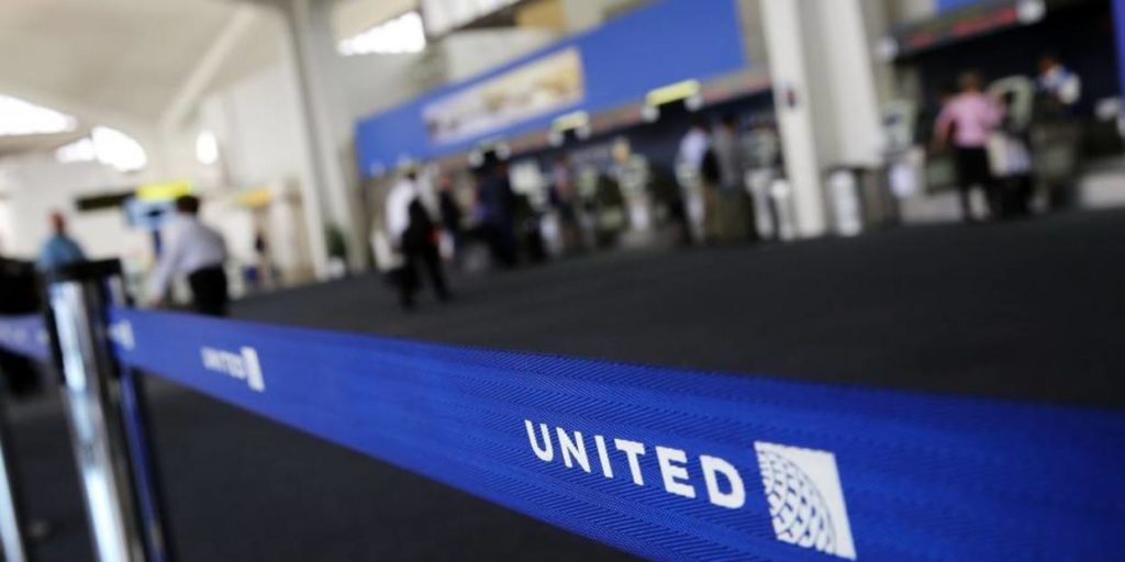 Así dañó su reputación United Airlines por un asiento de avión